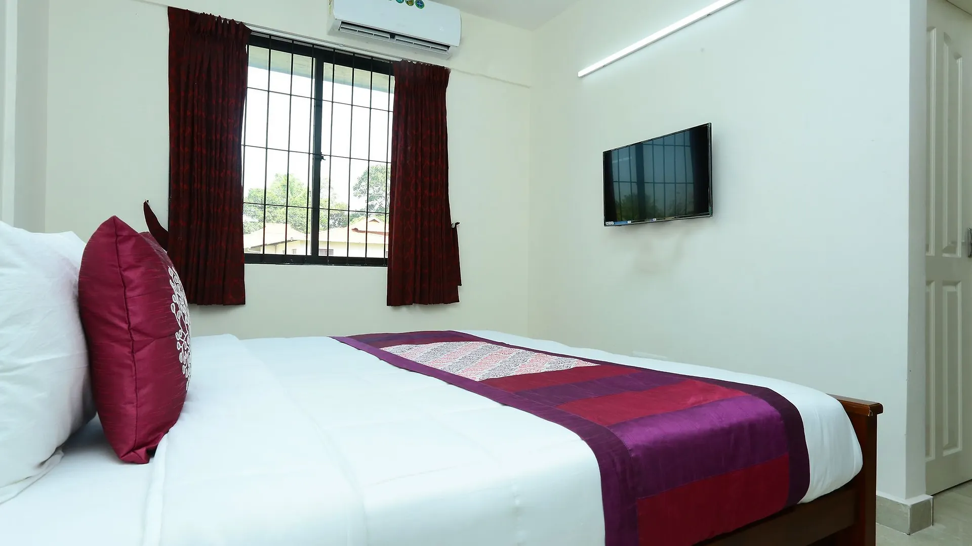 Hotel Oyo 46 Silverkey Kakkanad Kochi