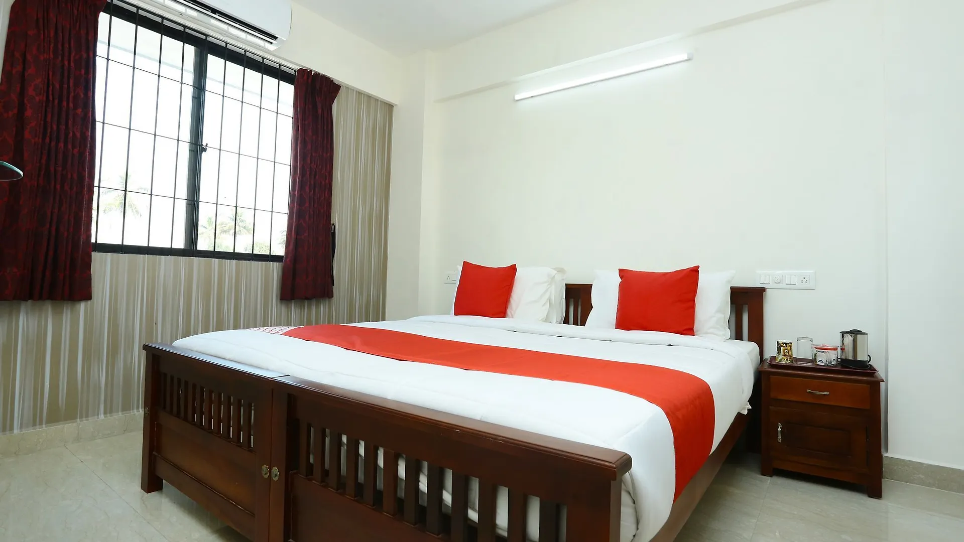 Oyo 46 Silverkey Kakkanad Kochi India