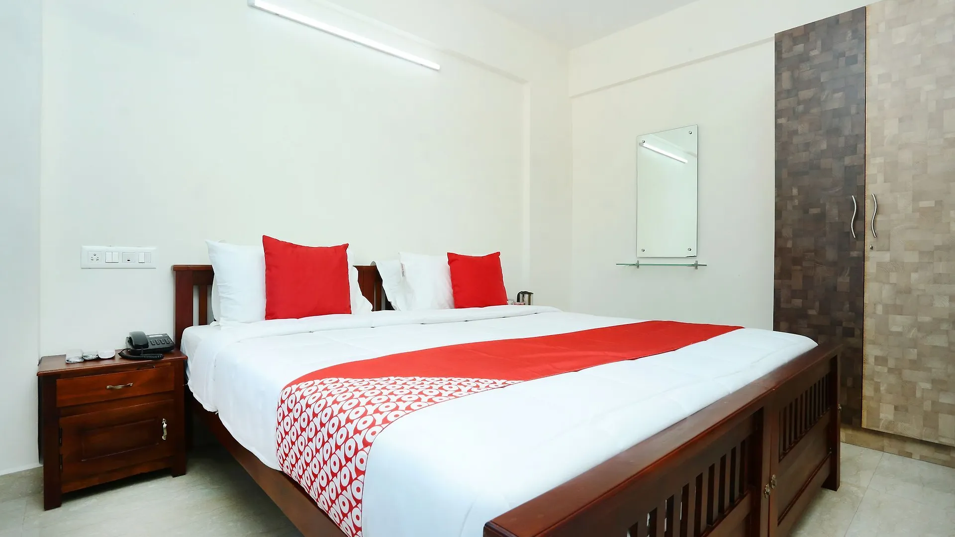 Hotel Oyo 46 Silverkey Kakkanad Kochi